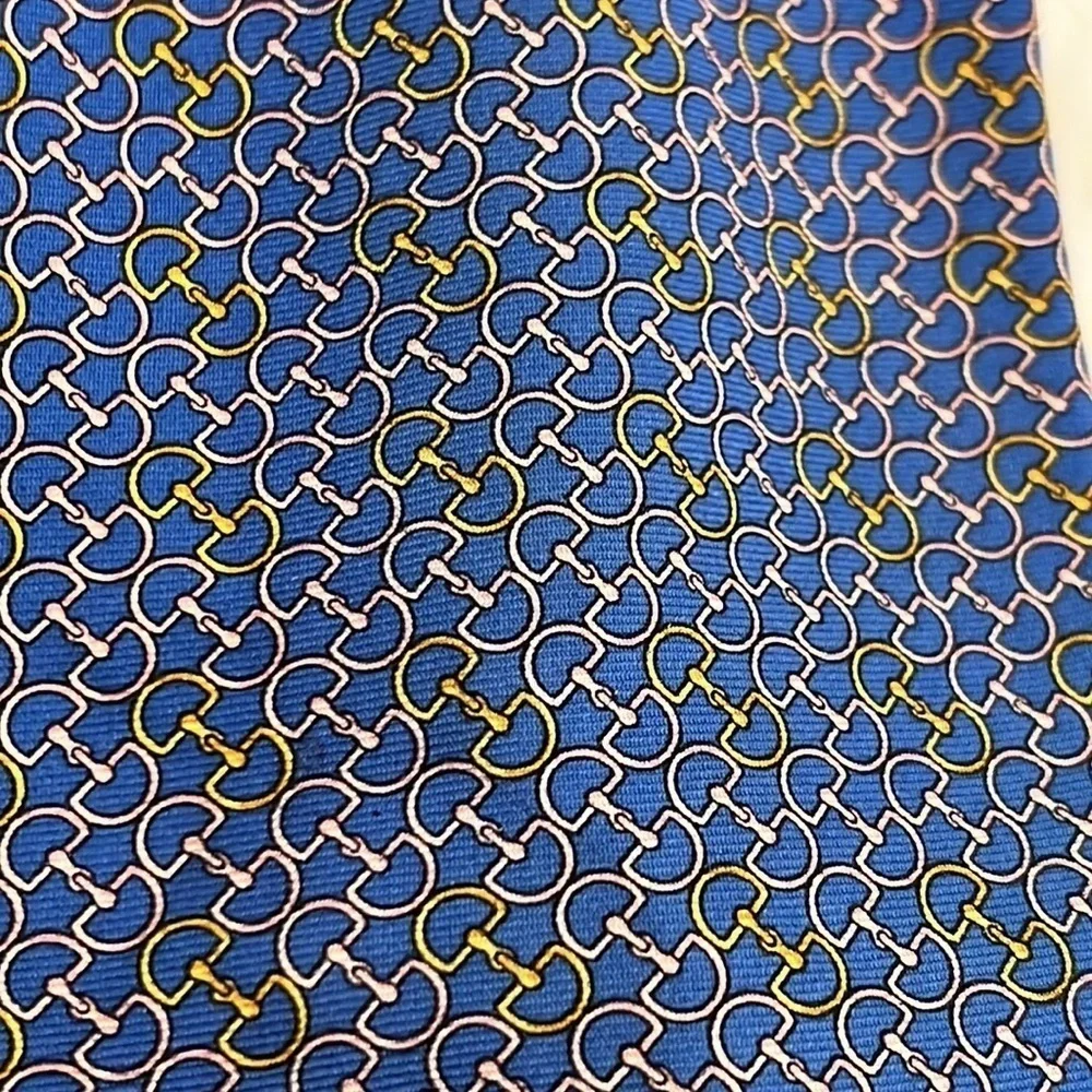 Burberry silk tie blue with pink and gold D ring design - Picture 4 of 9